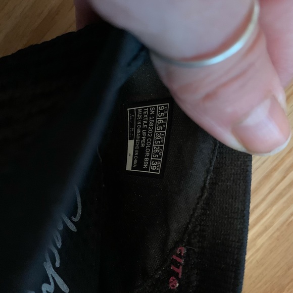 Sketchers fabric memory foam flats- black 9.5 - Picture 3 of 3